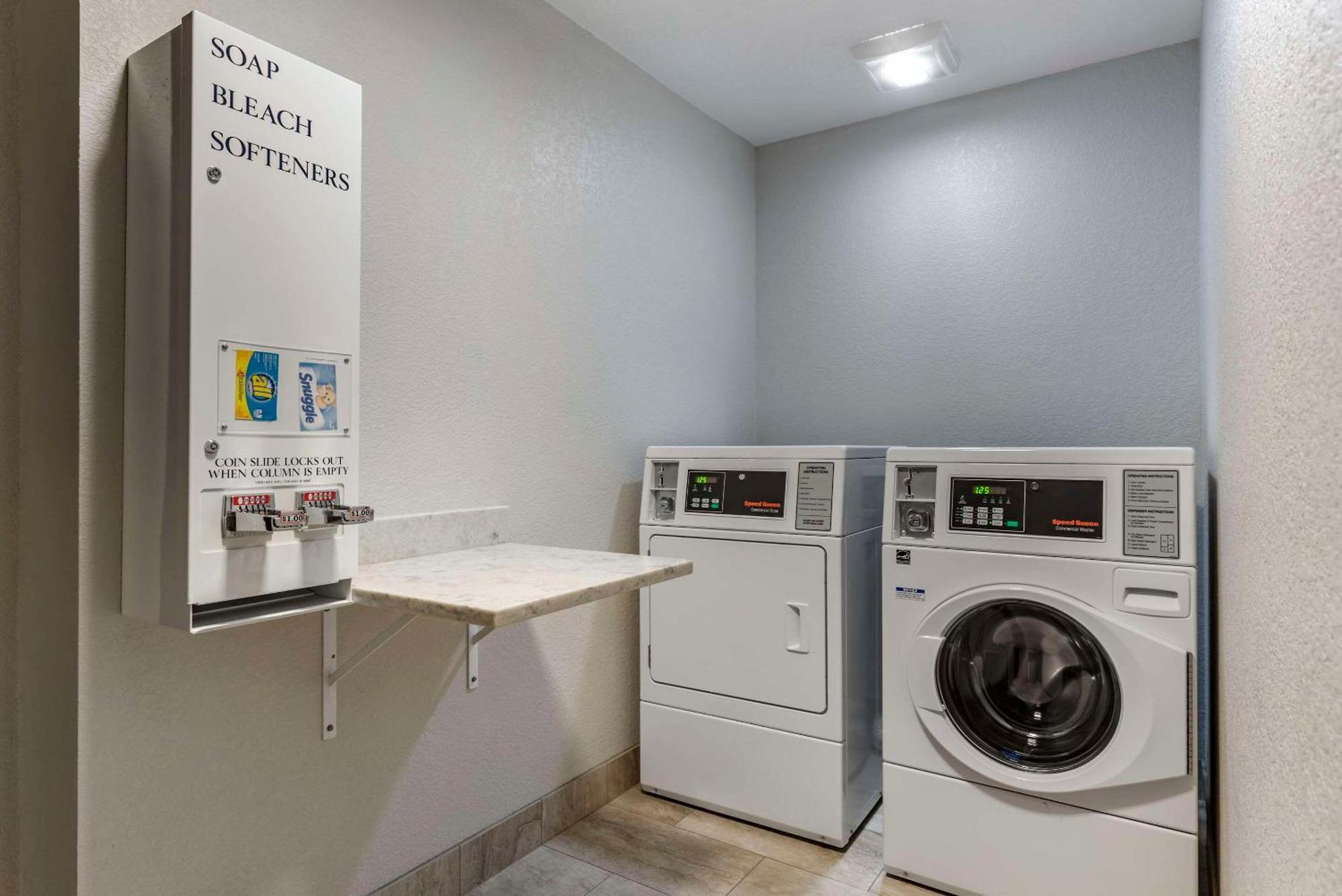 Comfort Inn & Suites Tualatin - Lake Oswego South Kültér fotó