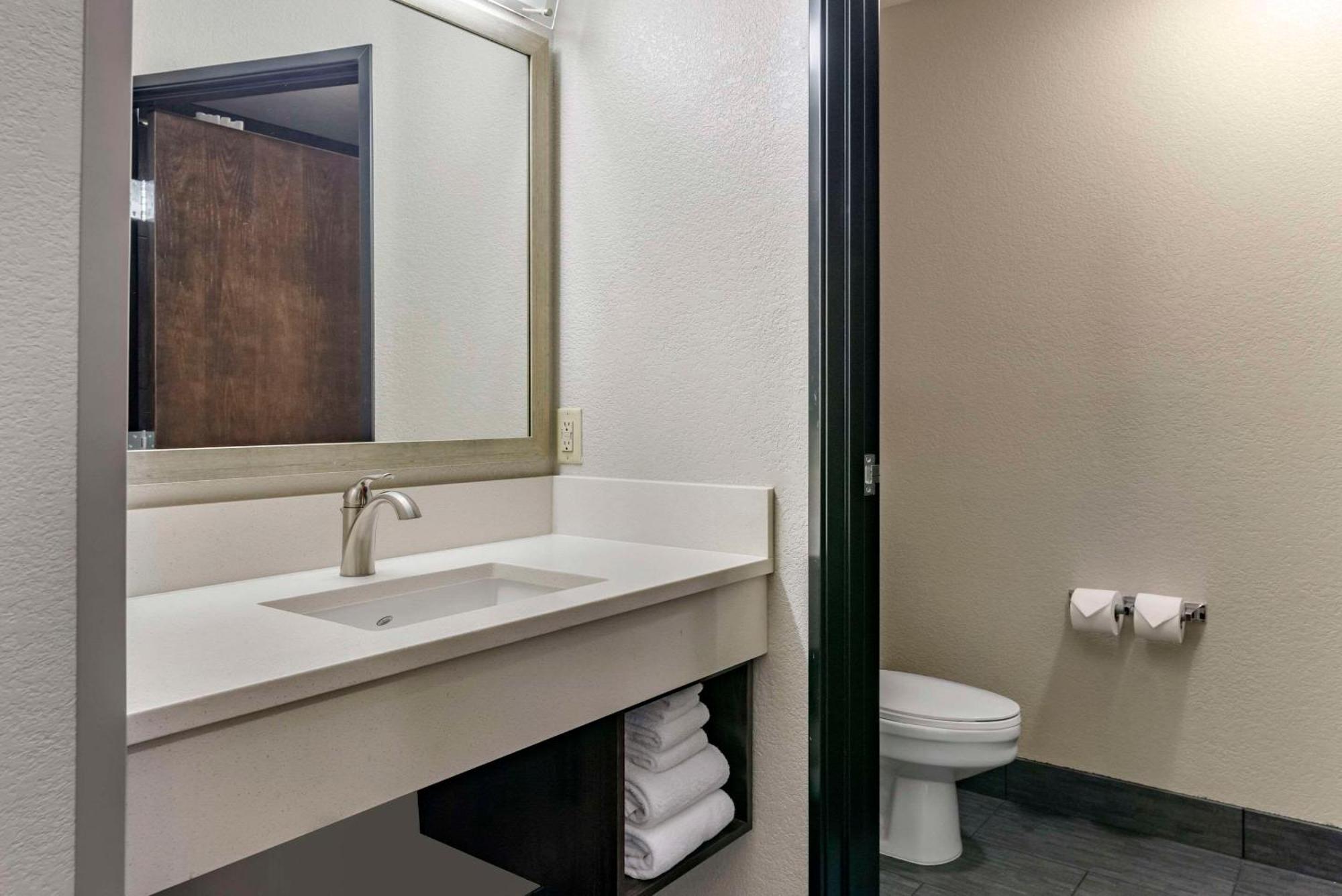 Comfort Inn & Suites Tualatin - Lake Oswego South Kültér fotó