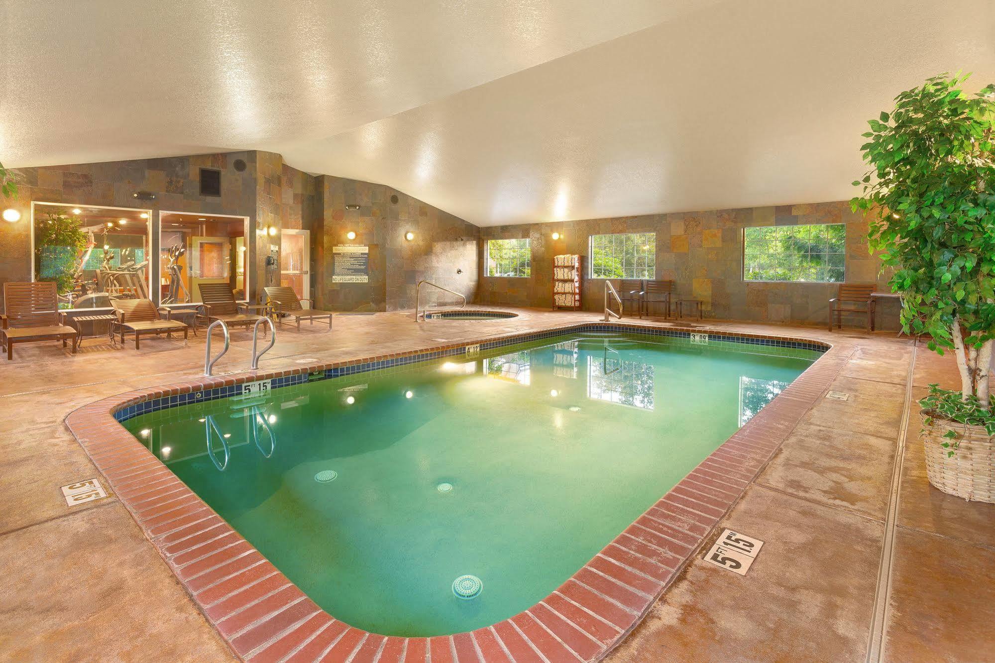 Comfort Inn & Suites Tualatin - Lake Oswego South Kültér fotó